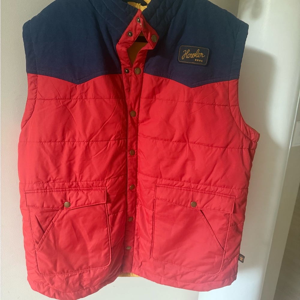 Howler Brothers Vest Men’s XL Red/Navy – New Without Tags